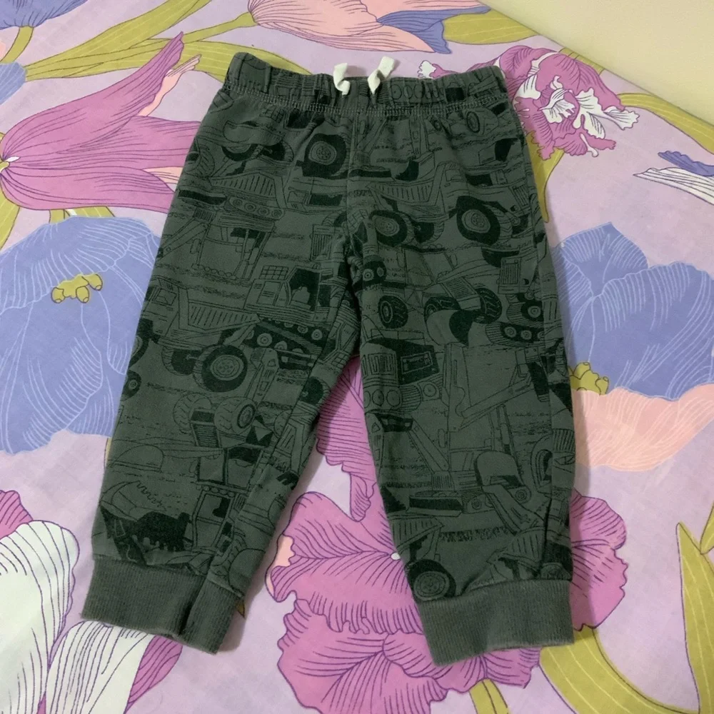 Like New Lot 6 Pc Boy Clothes Carter’s Toddlers